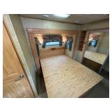 2006 CrossRoads Cross Terrain Toy Hauler 5th Wheel – Triple Axle – Generator – 2 Slide Outs