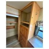 2006 CrossRoads Cross Terrain Toy Hauler 5th Wheel – Triple Axle – Generator – 2 Slide Outs