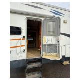 2006 CrossRoads Cross Terrain Toy Hauler 5th Wheel – Triple Axle – Generator – 2 Slide Outs