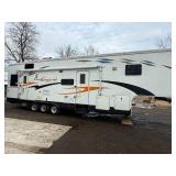 2006 CrossRoads Cross Terrain Toy Hauler 5th Wheel – Triple Axle – Generator – 2 Slide Outs