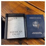 Gift Box BU 1999 American Silver Eagle :: .999 Silver :: Weight: 31.1 g Diameter: 40.6 mm :: $1