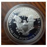 Gift Box BU 1999 American Silver Eagle :: .999 Silver :: Weight: 31.1 g Diameter: 40.6 mm :: $1
