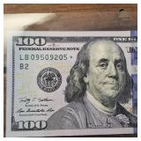 Series 2009A   $100 Federal Reserve Note :: Star Note! :: Clean and crisp condition :: Collectible!