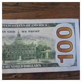 Series 2009A   $100 Federal Reserve Note :: Star Note! :: Clean and crisp condition :: Collectible!