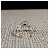 Adjustable Toe RIng - Dainty little squiggle with/ center bead - .57g - Sterling Silver