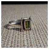 Green - Emerald Cut Peridot Stone - 925 Sterling Silver - Ring - Size 7 - 2.6g