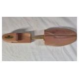 Cedar Wood Shoe Trees – Multiple