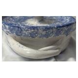 Vintage Blue and White Spongeware Covered Casserole – Handled