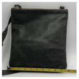 Vintage Leather Shoulder Bag – Coach with Zip Top and Adjustable Strap