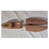 Cedar Wood Shoe Trees – Multiple