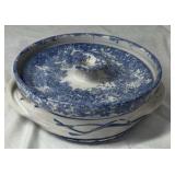 Vintage Blue and White Spongeware Covered Casserole – Handled