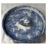 Vintage Blue and White Spongeware Covered Casserole – Handled