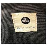 Vintage Leather Shoulder Bag – Brown Pebbled Leather with Front Zip Pocket