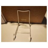 Lot of (50) Gibson Adjustable Display Easel 2PL x 4" x 5 1/4" x 4 3/4"