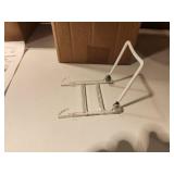 Lot of (18) Gibson Adjustable Display Easel 1PL x 2 3/4" x 3 1/2" x 3 1/2"