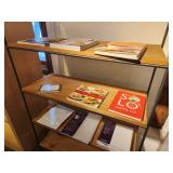 Wood Shelf / Metal Frame Baker