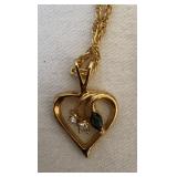 Lot of 4 Costume Jewelry Necklaces Lot of 4 Costume Jewelry Necklaces