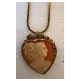 Lot of 4 Costume Jewelry Necklaces Lot of 4 Costume Jewelry Necklaces