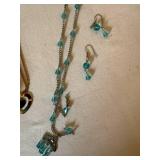 Several Pieces of Costume Jewelry Several Pieces of Costume Jewelry