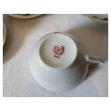 Vintage Set of 4 Cups and Saucers Vintage Set of 4 Cups and Saucers