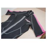 Cressi Lido Women's 2mm Wetsuit - XS/1, Pink Cressi Lido Women's 2mm Wetsuit - XS/1, Pink