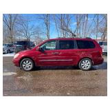 2007 HYUNDAI ENTOURAGE GLS *2 Owner | No Accidents Reported* (NO RESERVE)
