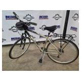 Specialized Crossroads Hybrid Bike - Large (L) 3x Shimano Drivetrain, Front & Rear Racks