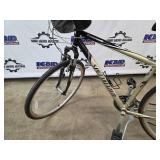 Specialized Crossroads Hybrid Bike - Large (L) 3x Shimano Drivetrain, Front & Rear Racks