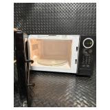 Emerson Countertop Microwave Oven - Black, Digital Display Emerson Countertop Microwave Oven - Black, Digital Display