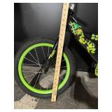 Teenage Mutant Ninja Turtles Kids Bike 16-Inch Black with Neon Green Rims Teenage Mutant Ninja Turtles Kids Bike 16-Inch Black with Neon Green Rims