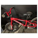 Specialized Hotrock 20-Inch Kids Mountain Bike - Red Specialized Hotrock 20-Inch Kids Mountain Bike - Red