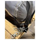 Everlast MMA Heavy Bag with Base Disc and Hardware Everlast MMA Heavy Bag with Base Disc and Hardware