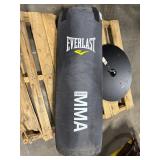 Everlast MMA Heavy Bag with Base Disc and Hardware Everlast MMA Heavy Bag with Base Disc and Hardware