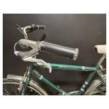 Schwinn Vintage Green City Bicycle with Rear Rack - 26in Wheels Schwinn Vintage Green City Bicycle with Rear Rack - 26in Wheels