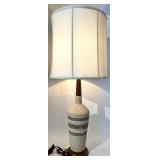 Mid-Century Ceramic Table Lamp with Speckled Beige Base & Brown Stripes - Beige Shade