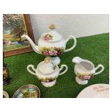 Mixed Lot Souvenirs & Collectibles Mixed Lot Souvenirs & Collectibles