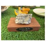 Mixed Lot Souvenirs & Collectibles Mixed Lot Souvenirs & Collectibles