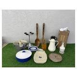 Mixed Lot Kitchen Items Mixed Lot Kitchen Items
