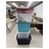 5 Totes with Lids 5 Totes with Lids
