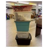 5 Totes with Lids 5 Totes with Lids