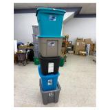 5 Totes with Lids 5 Totes with Lids