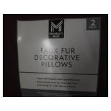 Faux fur decorative pillow set... Faux fur decorative pillow set...