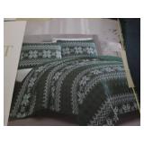 Lenox 3 piece quilt set... Lenox 3 piece quilt set...