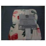 Plush lounge throw... Plush lounge throw...