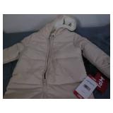 Carter's 18M snowsuit... Carter's 18M snowsuit...