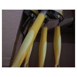 4 Swiffer 6' extendable dusters... 4 Swiffer 6' extendable dusters...