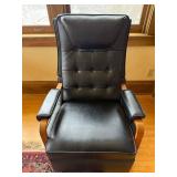 La-Z-Boy Style No. 833 Recliner with Wood Armrests La-Z-Boy Style No. 833 Recliner with Wood Armrests