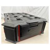 Milwaukee M18 Lithium-Ion Cordless PACKOUT Radio/Speaker with Built-In Charger Milwaukee M18 Lithium-Ion Cordless PACKOUT Radio/Speaker with Built-In Charger