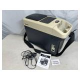 10.5 Liter DC Powered Automotive Fridge / Warmer 10.5 Liter DC Powered Automotive Fridge / Warmer