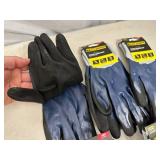 5 New Pairs of True Grip Water Resistant Work Gloves - Size L 5 New Pairs of True Grip Water Resistant Work Gloves - Size L
